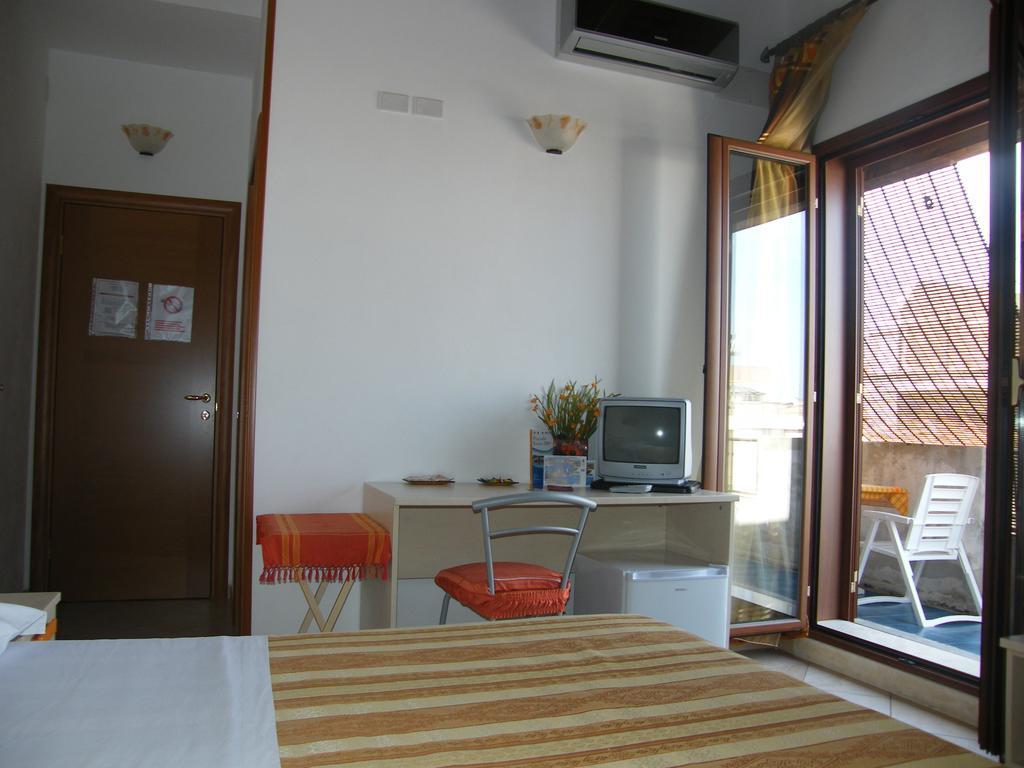 Hotel Oasi del Sud Pozzallo Camera foto