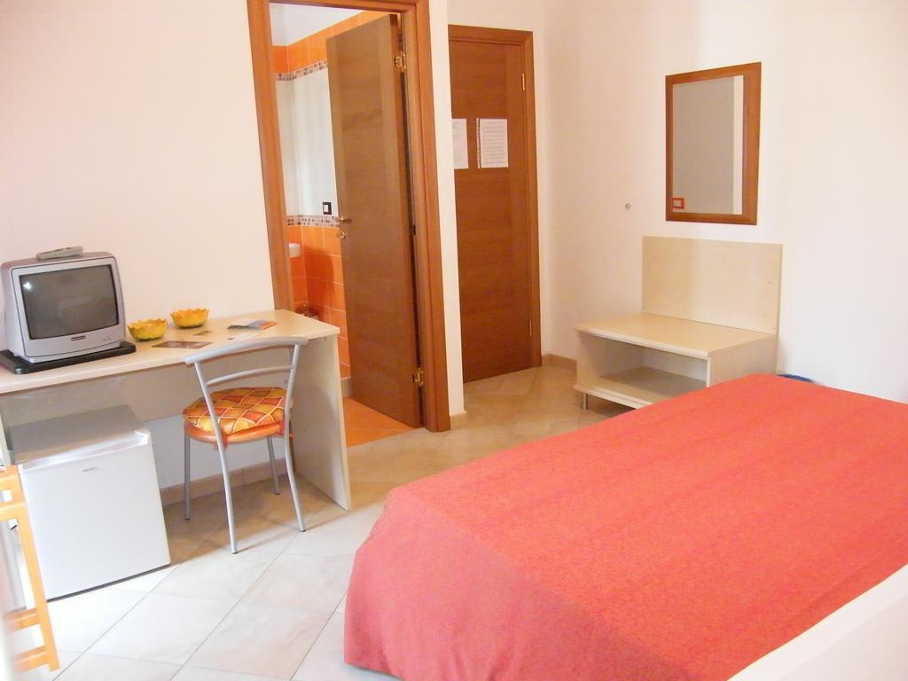 Hotel Oasi del Sud Pozzallo Camera foto