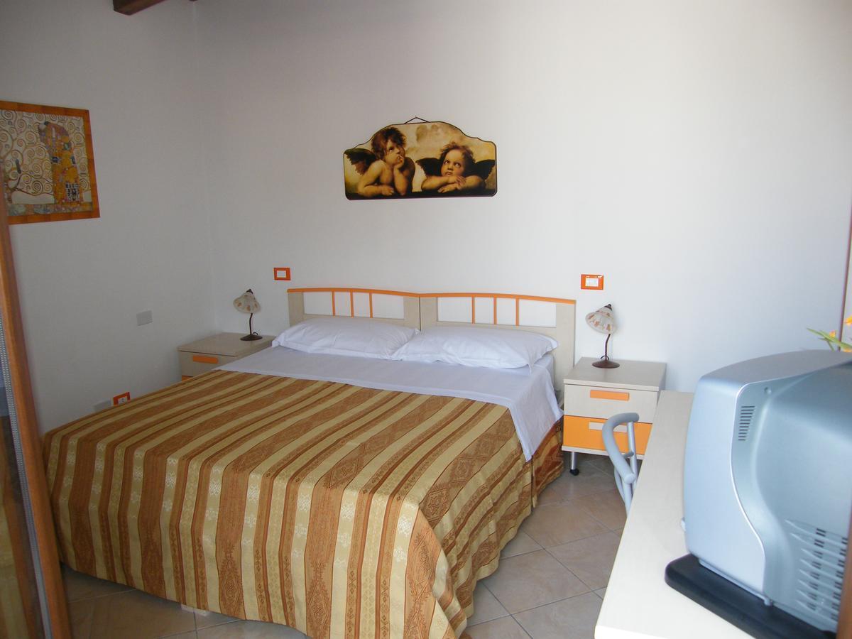 Hotel Oasi del Sud Pozzallo Esterno foto